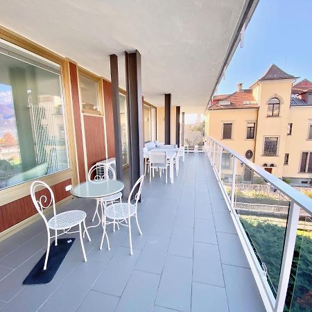 Appartamento Palazzo Di Vetro Луино Экстерьер фото