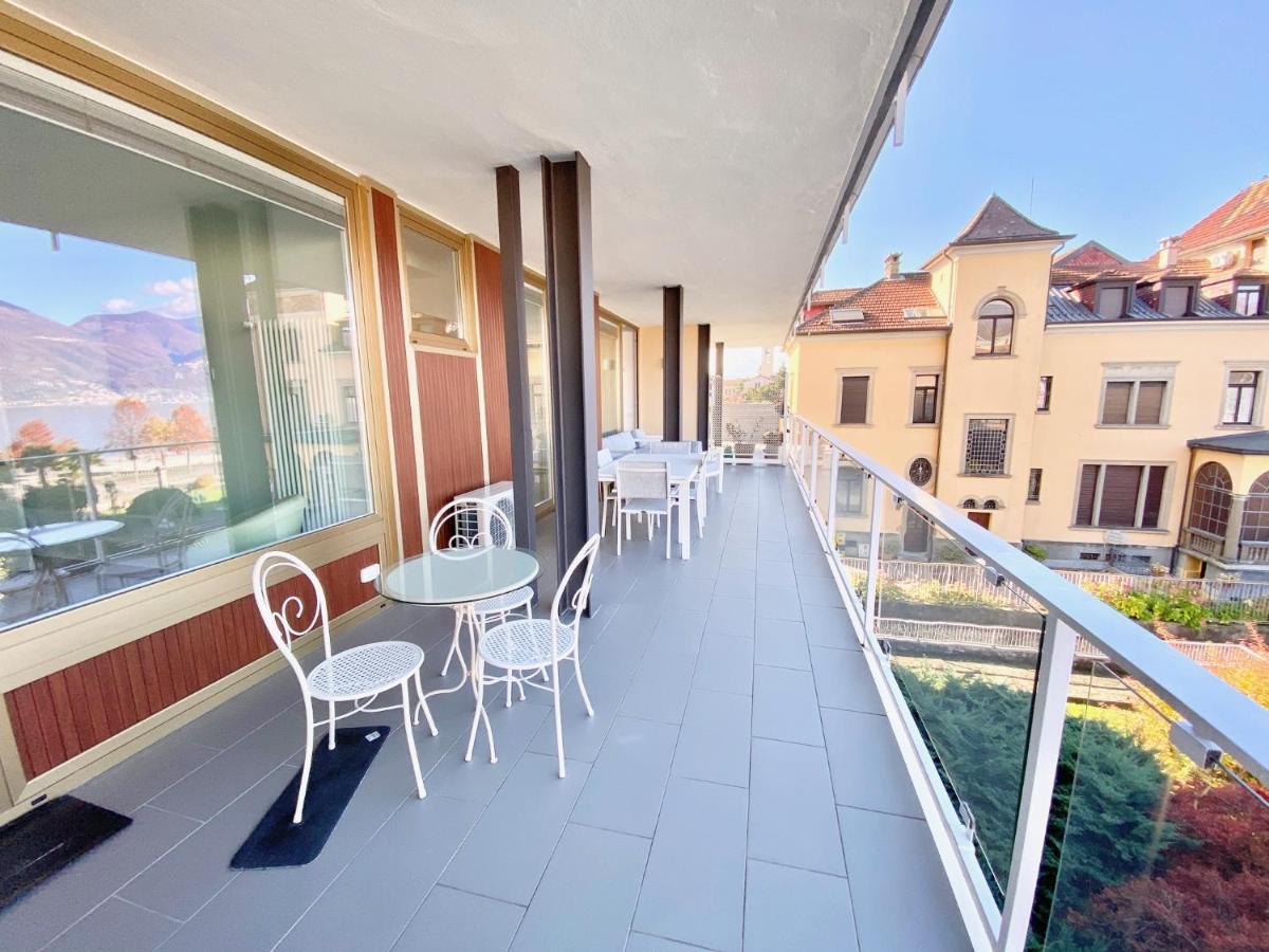 Appartamento Palazzo Di Vetro Луино Экстерьер фото