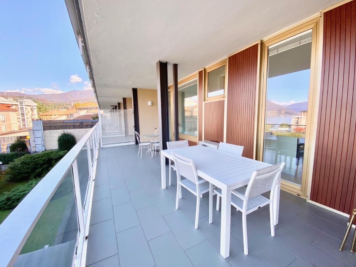 Appartamento Palazzo Di Vetro Луино Экстерьер фото