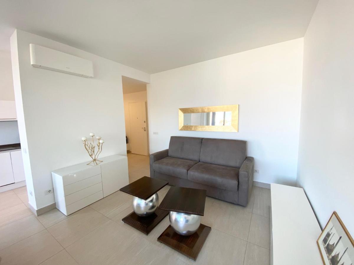 Appartamento Palazzo Di Vetro Луино Экстерьер фото